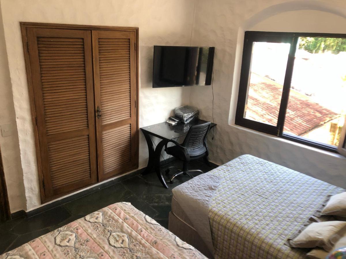 Casa de hóspedes Castelinho Enseada 05 Suites