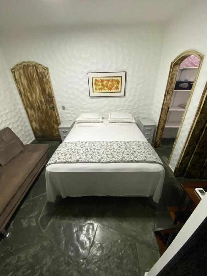 Castelinho Enseada 05 Suites Casa de hóspedes