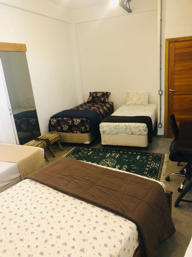 Castelinho Enseada 05 Suites *